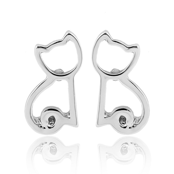 Jewelry - ❤️4 for $20 Sale❤️Silver Cute Cat Stud Earrings